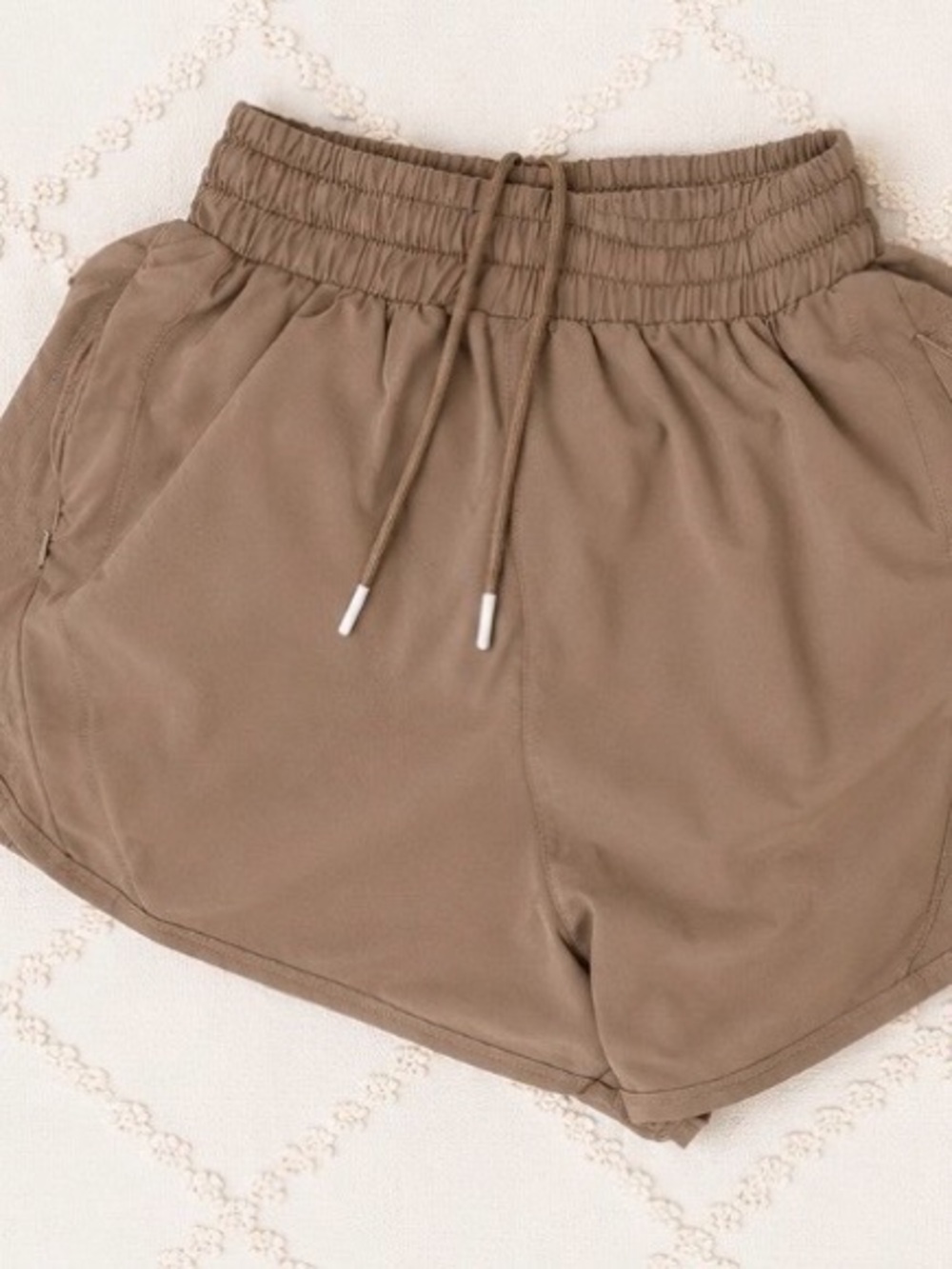 Lululemon Hotty Hot Style Shorts – Taupe/Trench Neutral